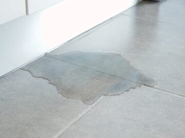 水漏れした床