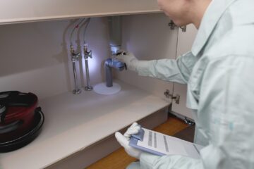 シンク下の排水管点検