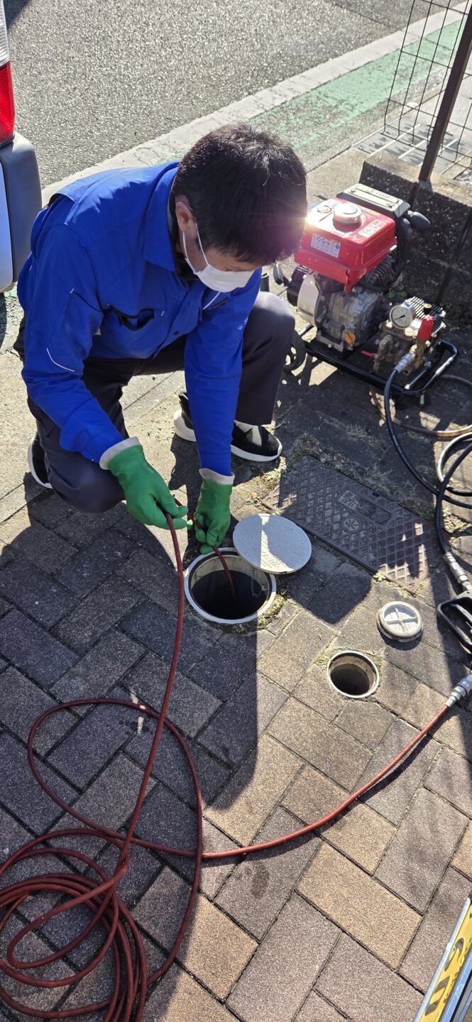 排水マスの高圧洗浄